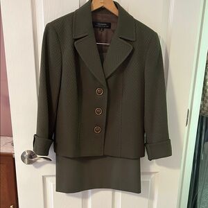 Tahari Women's Olive Green Blazer and skirt suit